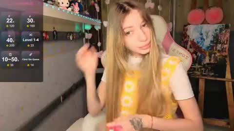 MiaMoon online show from August 3, 5:36 am