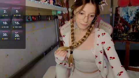 MiaMoon online show from August 13, 12:30 pm