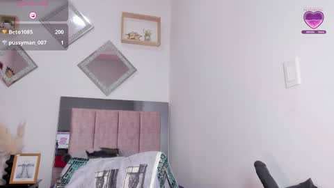 miapearls_ online show from July 24, 7:33 am