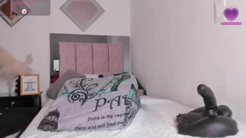 miapearls_ online show from July 28, 8:53 am
