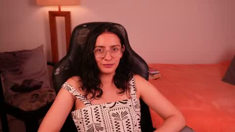 MiaPortman Independent model online show from August 8, 4:01 am