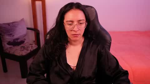 MiaPortman Independent model online show from August 9, 3:35 pm