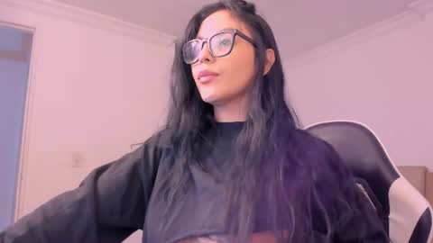 Mia Quevedo online show from July 21, 5:15 pm