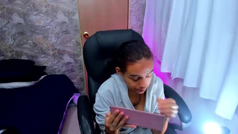 miarivers_1 online show from June 1, 5:10 am