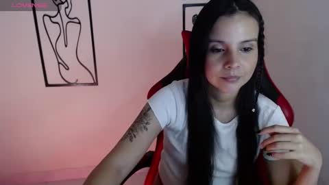 miarobinn_ online show from August 3, 3:30 pm