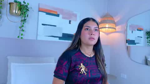 Mia online show from August 14, 7:17 pm