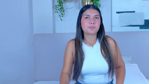 Mia online show from August 15, 7:18 pm