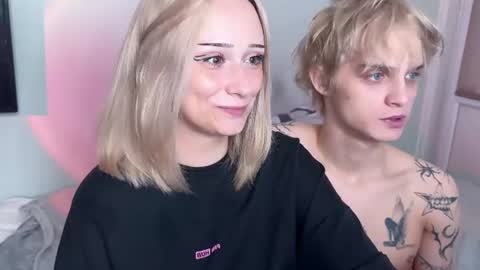 Mia online show from August 3, 4:47 pm