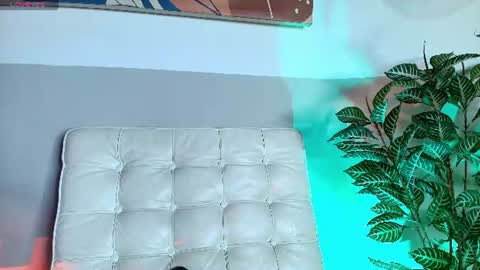 miastarr_1 online show from August 7, 3:01 pm