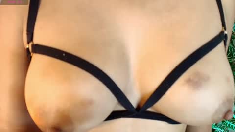 miastarr_1 online show from August 7, 6:19 pm