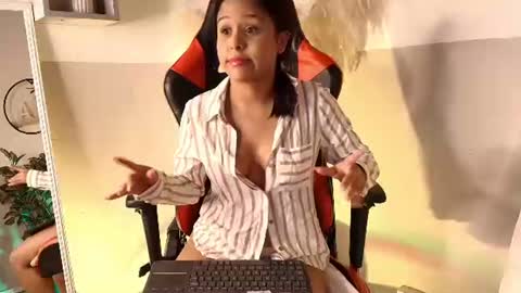 miastarr_1 online show from August 15, 3:38 pm