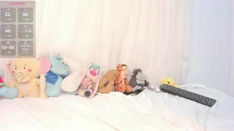 Mia online show from July 24, 9:12 am