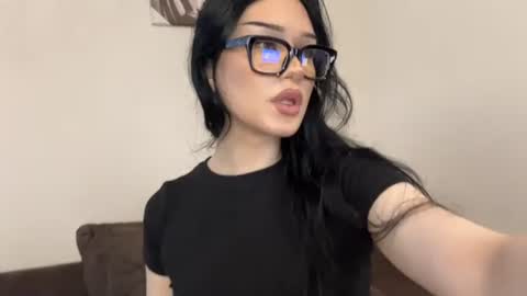 Mia online show from June 24, 11:12 am