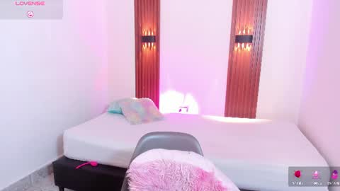 miaturner8 online show from August 3, 1:07 pm