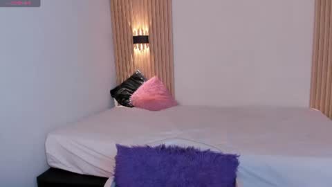miaturner8 online show from August 5, 12:03 pm