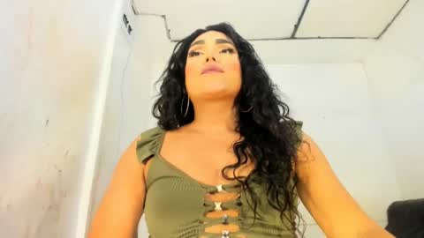 miavaniity54 online show from August 1, 9:43 pm