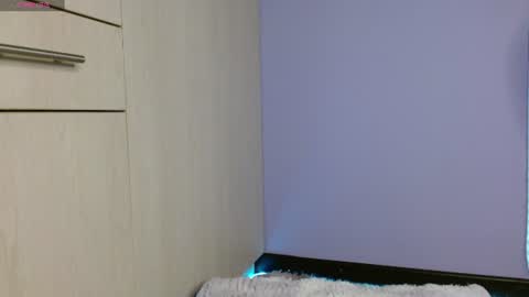 Mia online show from August 13, 3:53 am