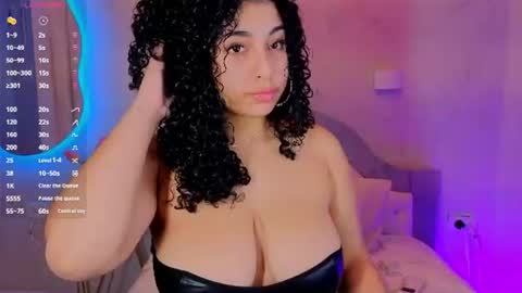 Mia online show from August 13, 5:10 am
