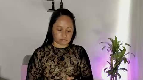 micaelahot04 online show from August 3, 12:06 am