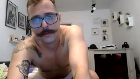 MILO MIAMI online show from September 1, 11:17 pm