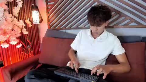 michael_banks online show from August 14, 1:09 am
