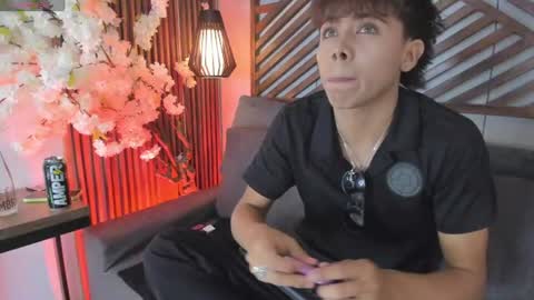 michael_banks online show from August 15, 7:40 pm