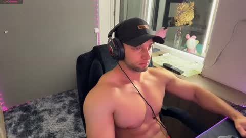 michaelbradley_for_u online show from August 22, 10:05 pm