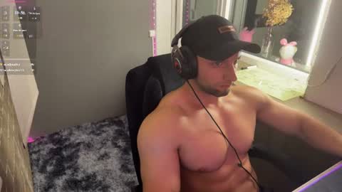 michaelbradley_for_u online show from August 23, 7:54 pm