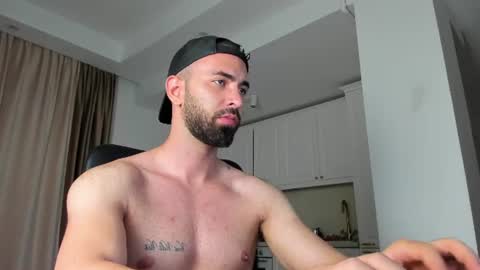 MichaelEvansx online show from July 14, 11:49 pm