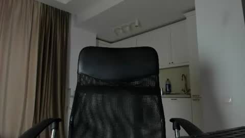 MichaelEvansx online show from July 16, 9:37 pm