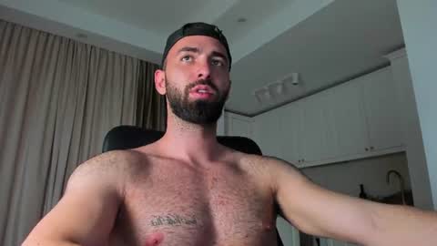 MichaelEvansx online show from July 29, 9:00 pm
