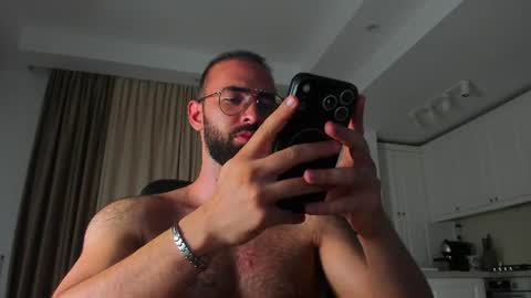 MichaelEvansx online show from July 31, 11:10 pm