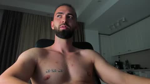 MichaelEvansx online show from August 3, 8:16 pm