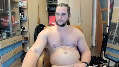 michaelragnar90 online show from August 3, 11:50 am