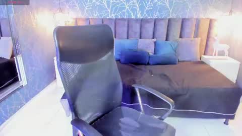 Michell  online show from July 29, 1:45 am