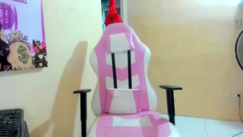 michell_smiths online show from June 7, 5:34 am
