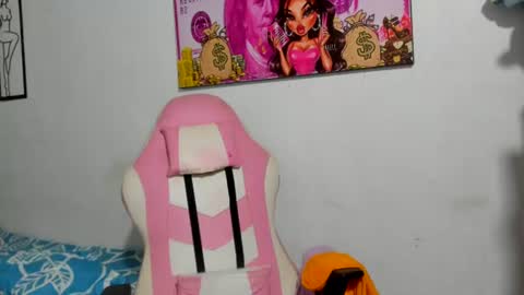 michell_smiths online show from July 19, 5:53 am