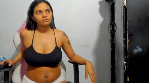 michell_smiths online show from August 9, 5:30 am