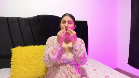 Michelle online show from August 18, 12:33 pm