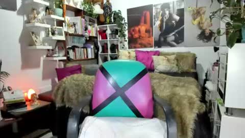 michelle apihel online show from June 11, 11:11 pm