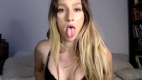 MichelleBele online show from June 4, 8:13 pm