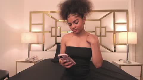 michellebronx online show from August 12, 7:49 pm