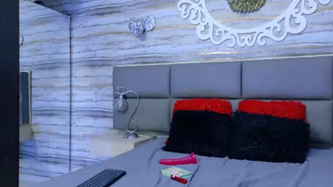 Michelle online show from August 10, 4:52 pm