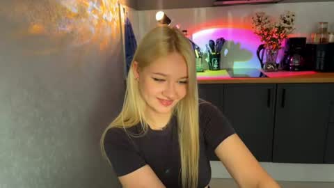 Michelle3 online show from July 26, 6:29 am