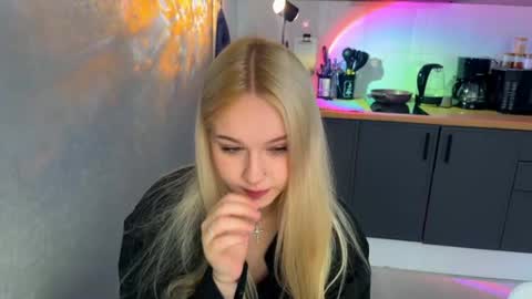 Michelle3 online show from July 29, 7:48 am