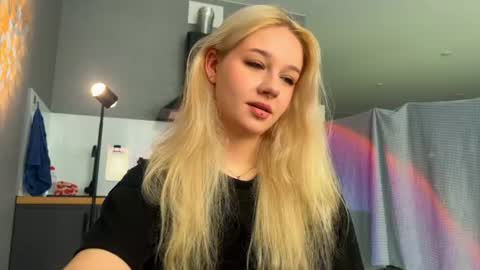 Michelle3 online show from July 31, 5:47 am