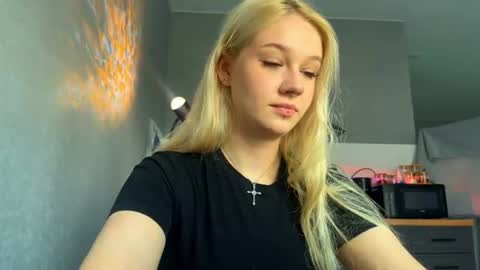 Michelle3 online show from August 2, 2:51 am