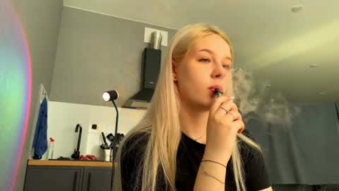 Michelle3 online show from August 6, 5:17 am