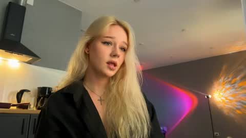 Michelle3 online show from August 7, 10:26 am