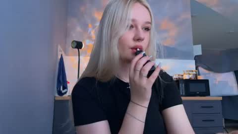 Michelle3 online show from August 8, 12:54 am